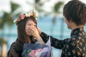 最高の誕生日に感動する彼女さん